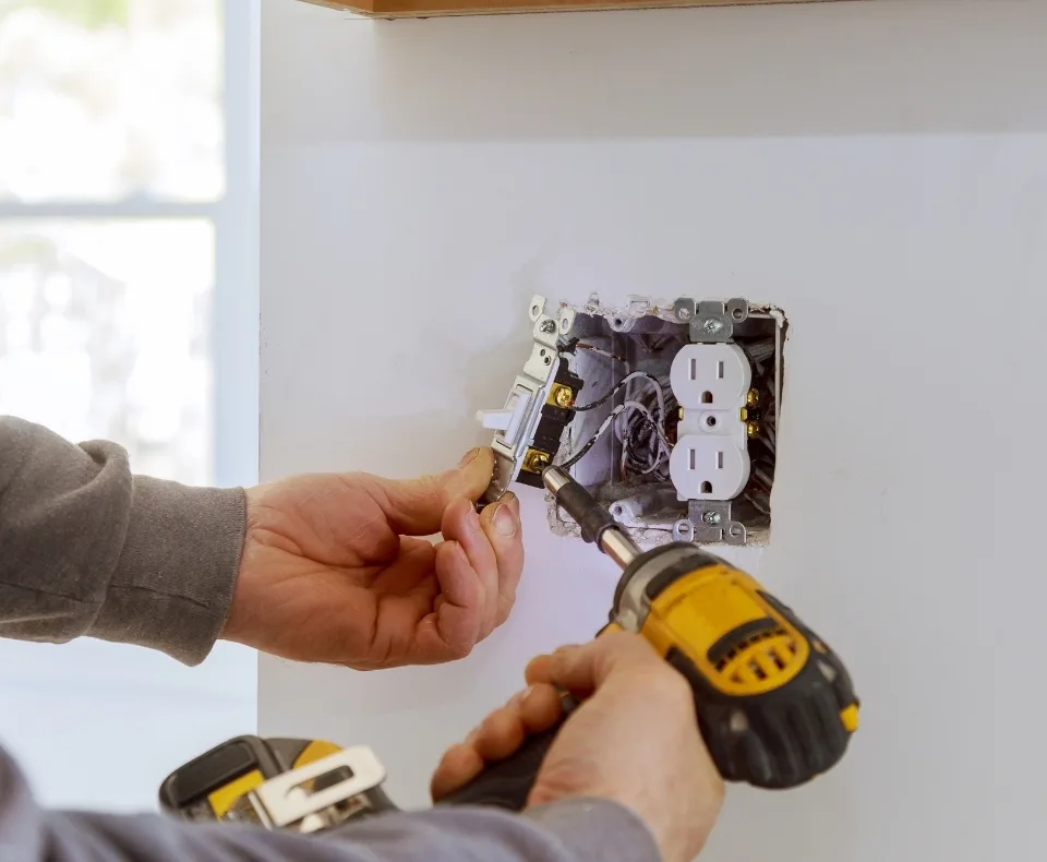 Types of Wall Outlets: Comprehensive Guide for Your Home → Brentwood Electrical Experts