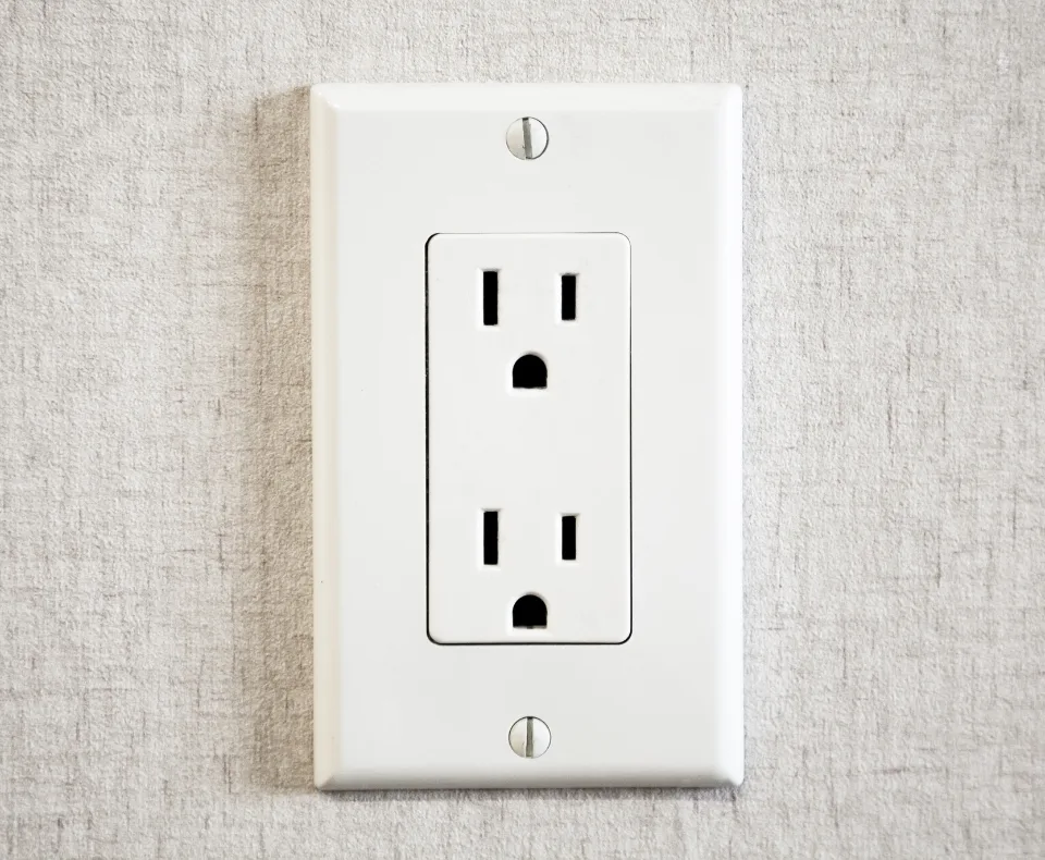 Types of Wall Outlets: Comprehensive Guide for Your Home → Brentwood Electrical Experts